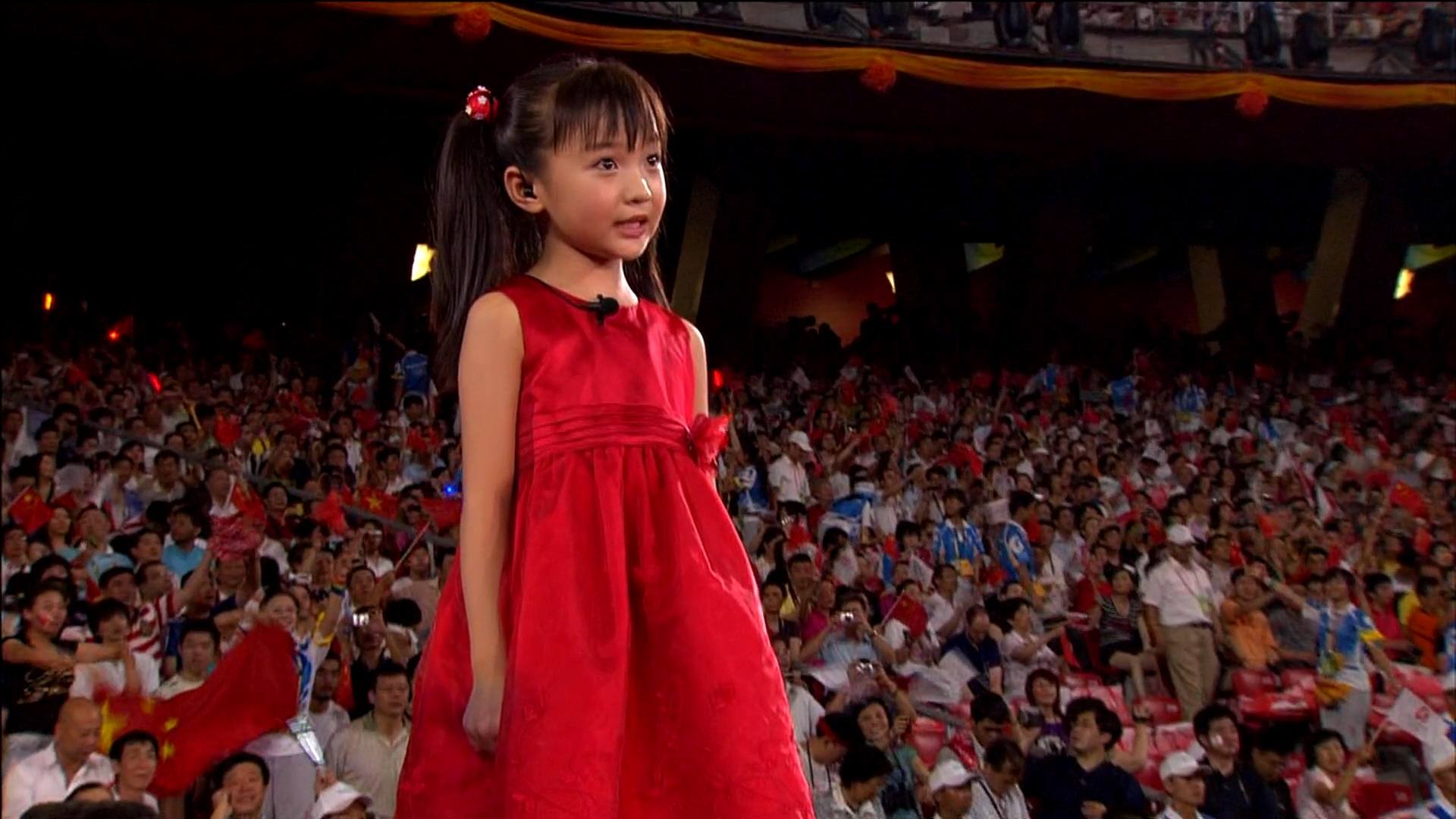 林妙可首次回应奥运会假唱事件,眼眶泛泪感谢张艺谋为其澄清