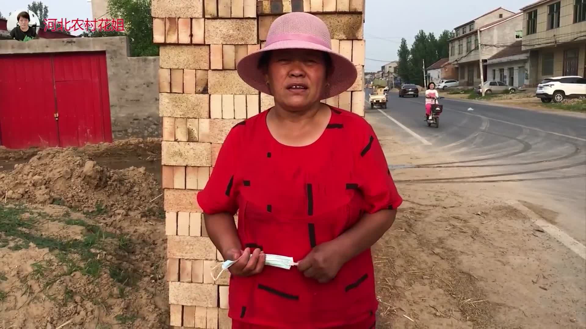 在农村花30万盖一栋泡沫楼房,大家看看怎么样?让人大吃一惊!