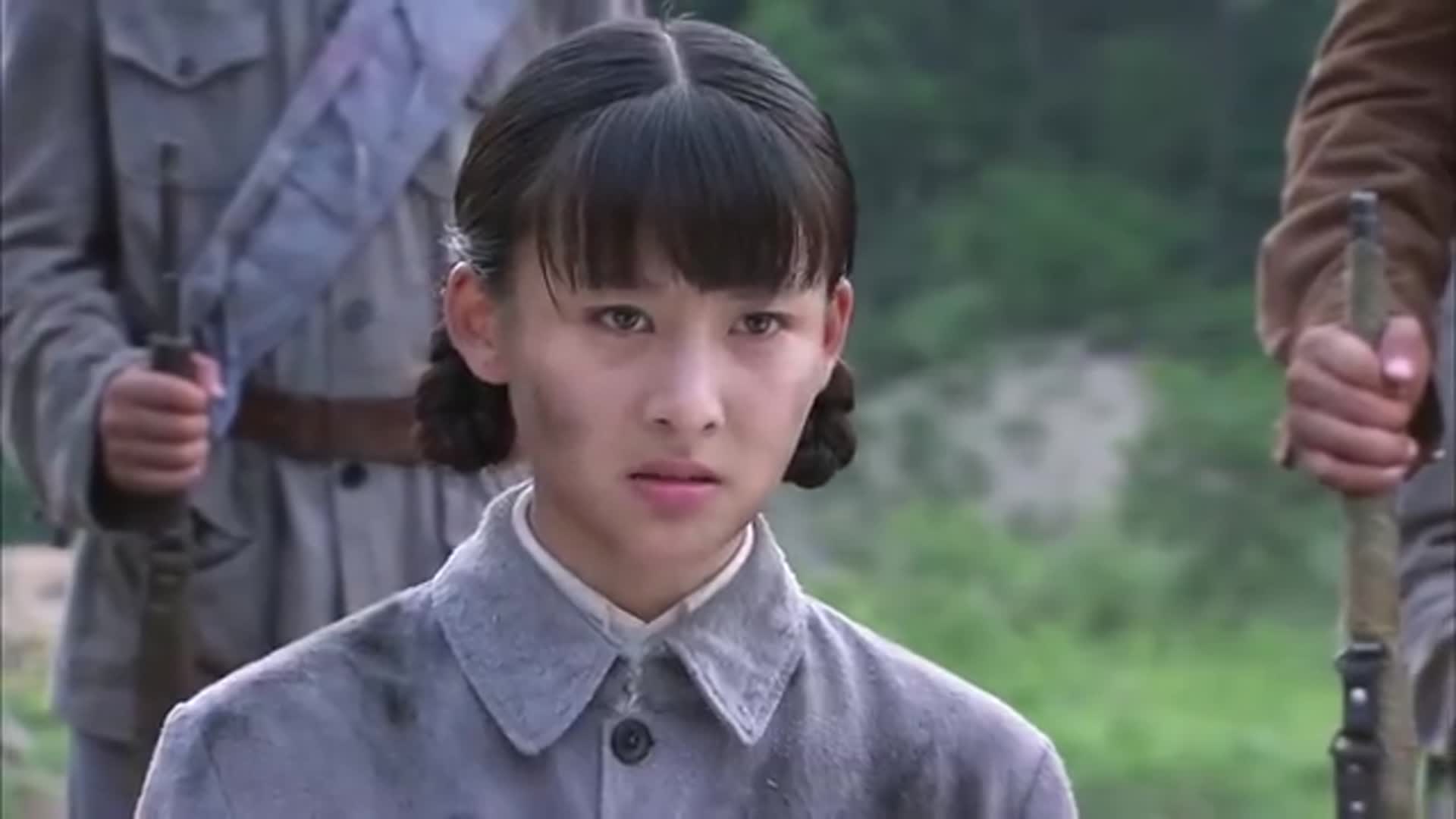 神枪李杏花给彭铁头送行新四军战士们来看团长最后一眼