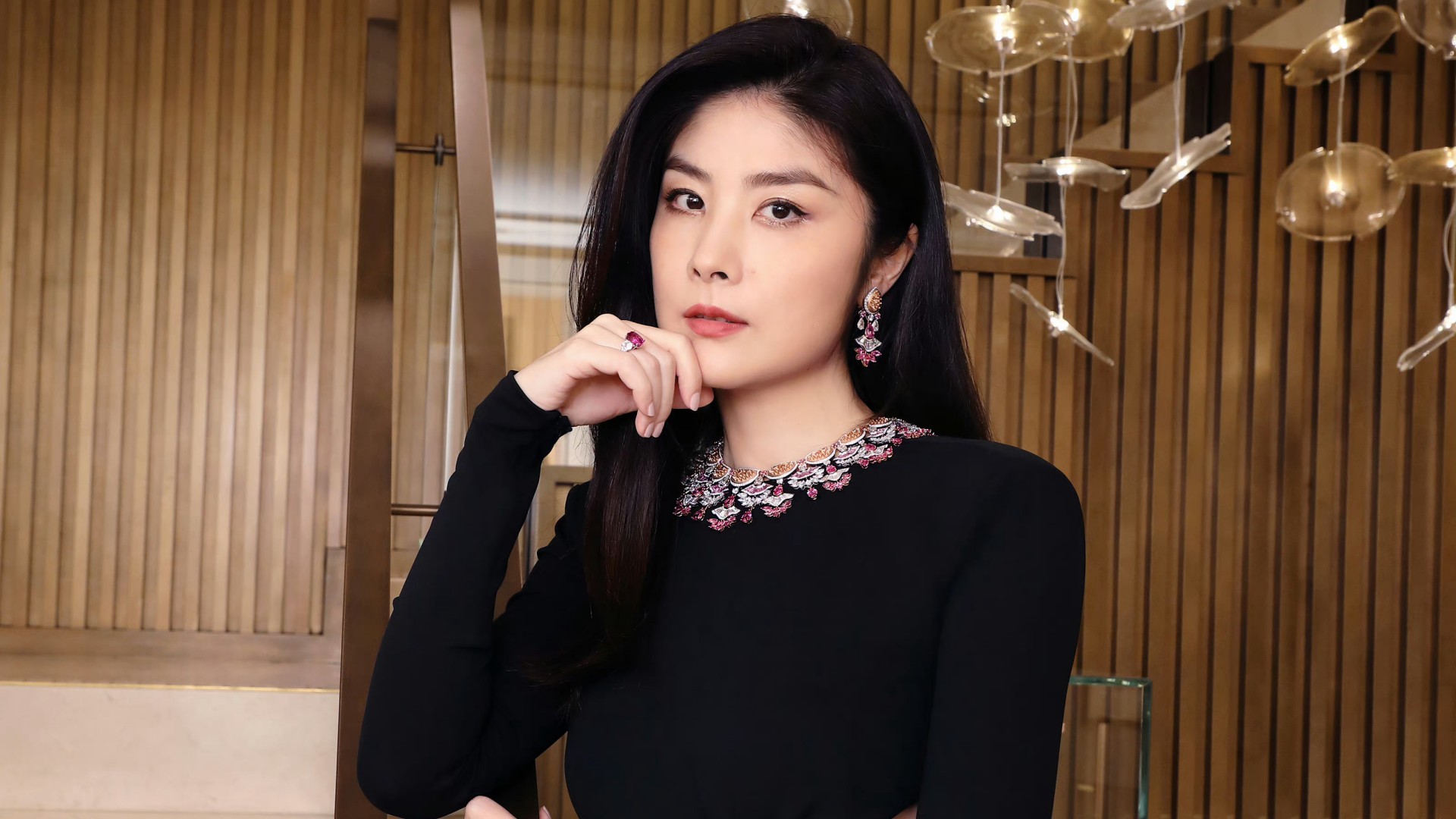 陈慧琳首谈车祸受伤细节额上留疤成高低脸因害怕不敢再开车