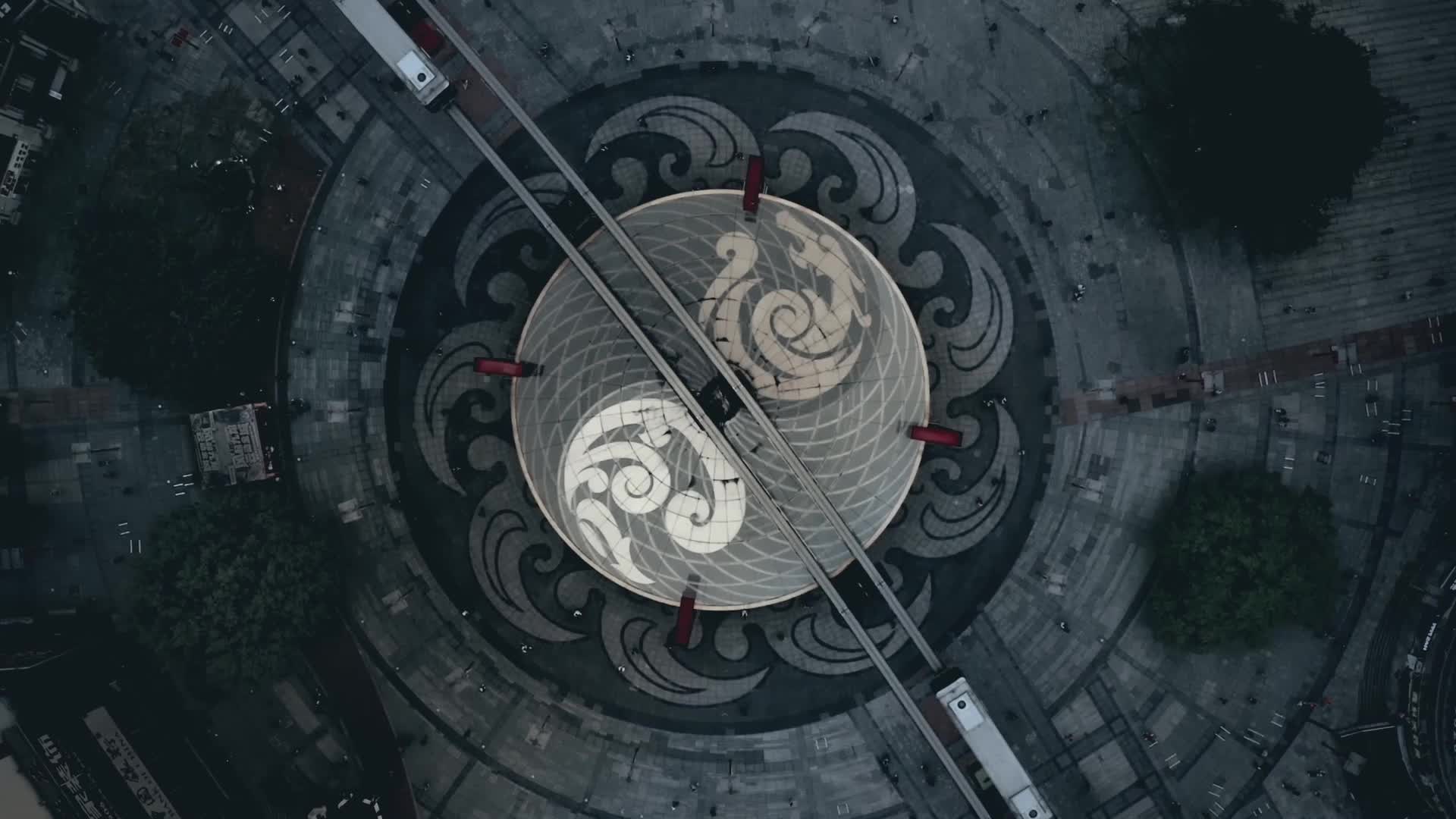 轨道上的新重庆