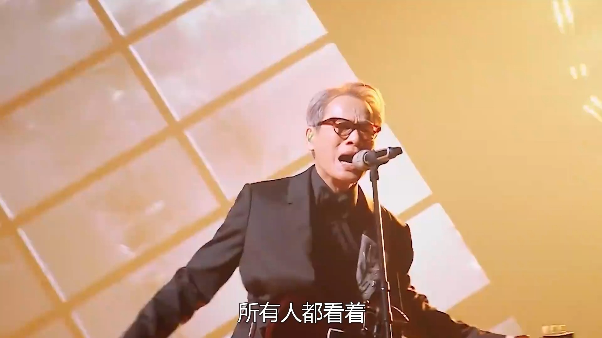 罗大佑时隔7年再上综艺！开口就引得全场膜拜，这才是永远的神！