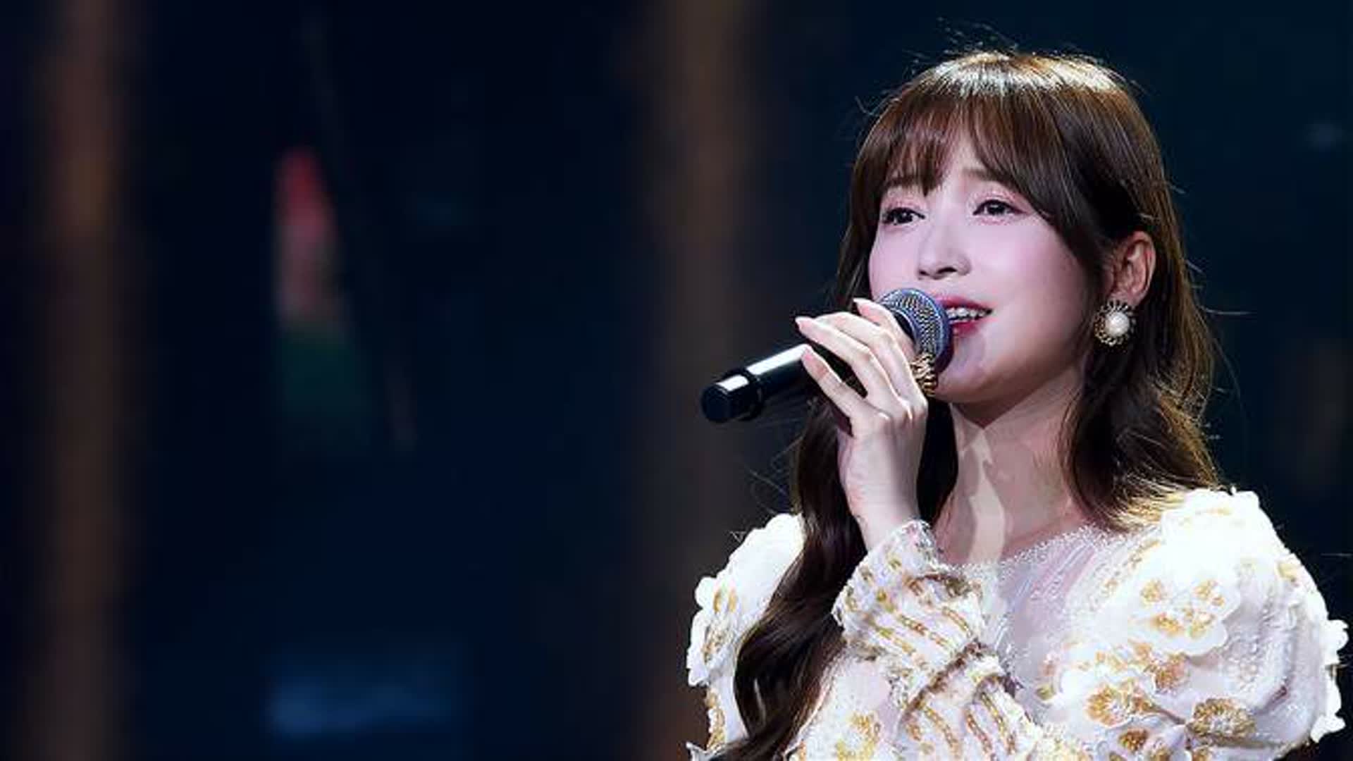 金莎再唱《星月神话》，满满青春回忆，网友：还是那个“素素”