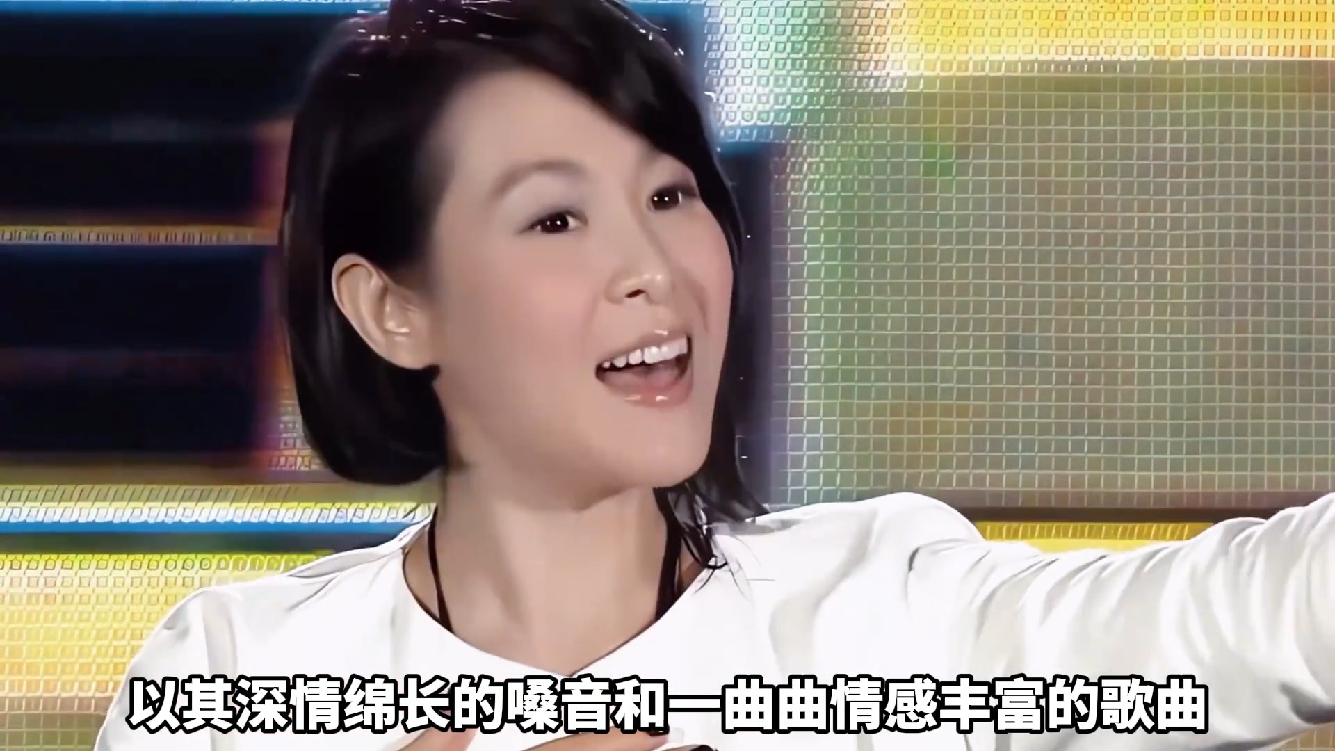 这才是文艺女神的典范，出道至今零绯闻，演唱会一开口就是大合唱