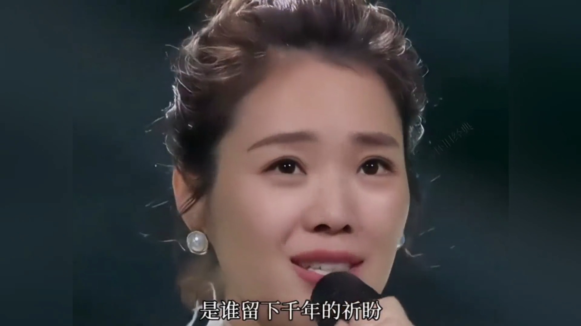 云朵现场版《青藏高原》，歌声婉转动人，高音惊艳全场！