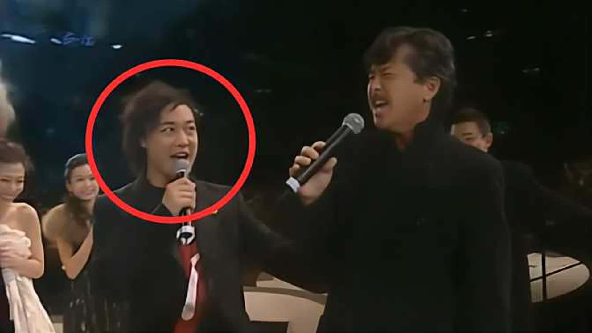 说好的群星合唱,林子祥一开口却无人敢接?看陈奕迅心虚的眼神|经典影视_新浪新闻