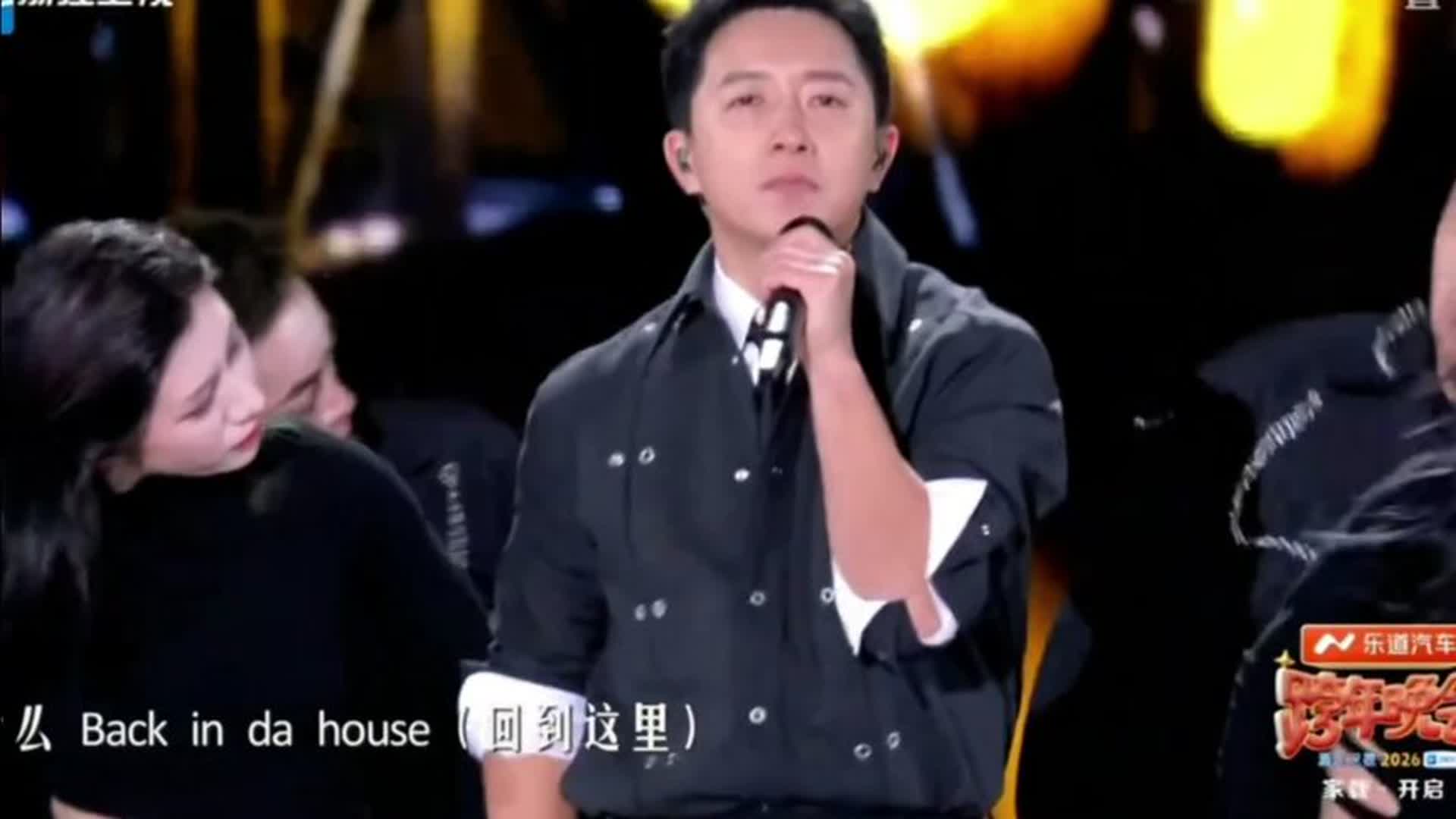 韩庚唱跳这方面真的太权威了，行云流水太帅了