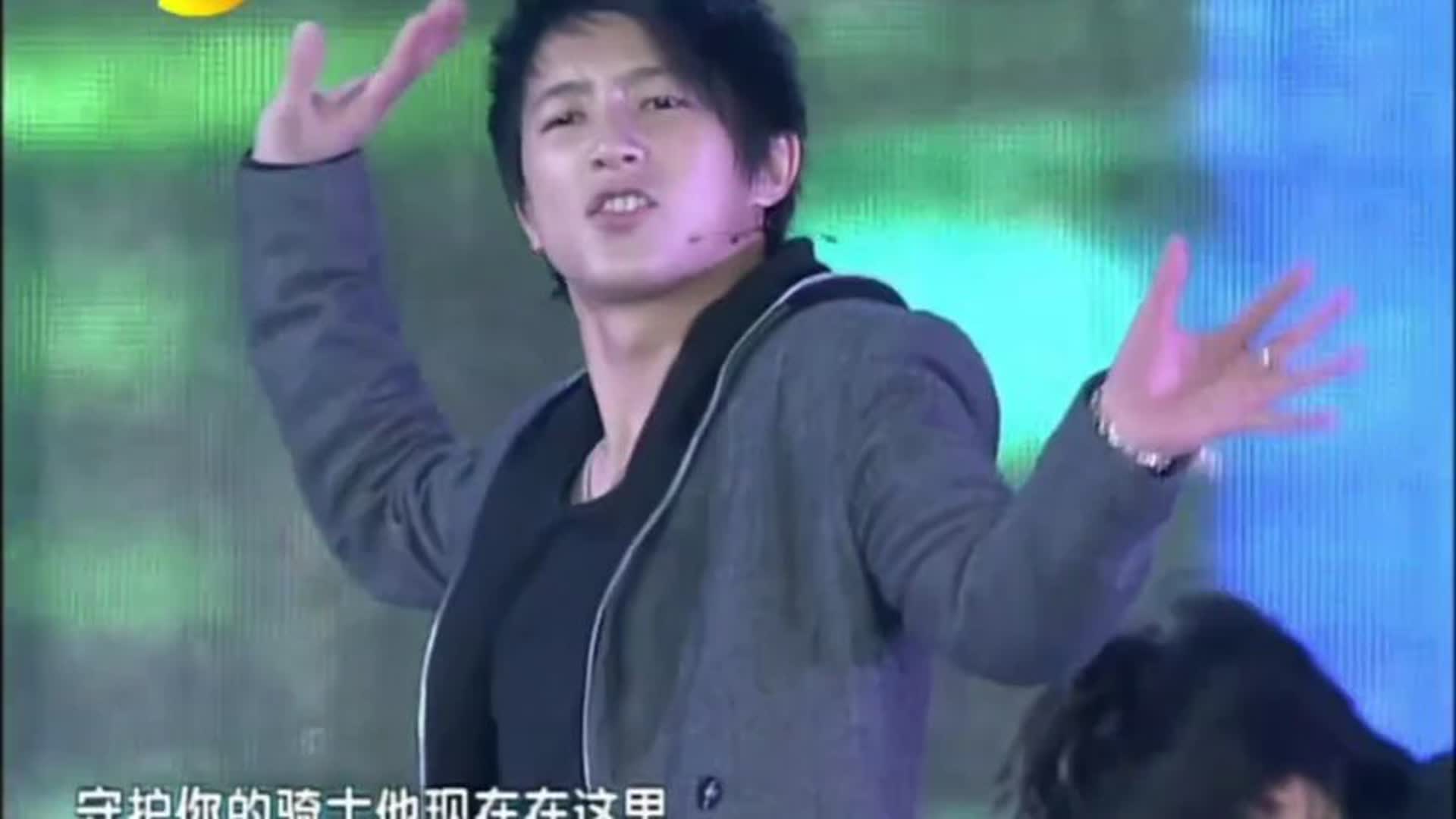 韩庚在韩国巅峰时期年时候的样子，我们喜欢的人从少到中年都帅