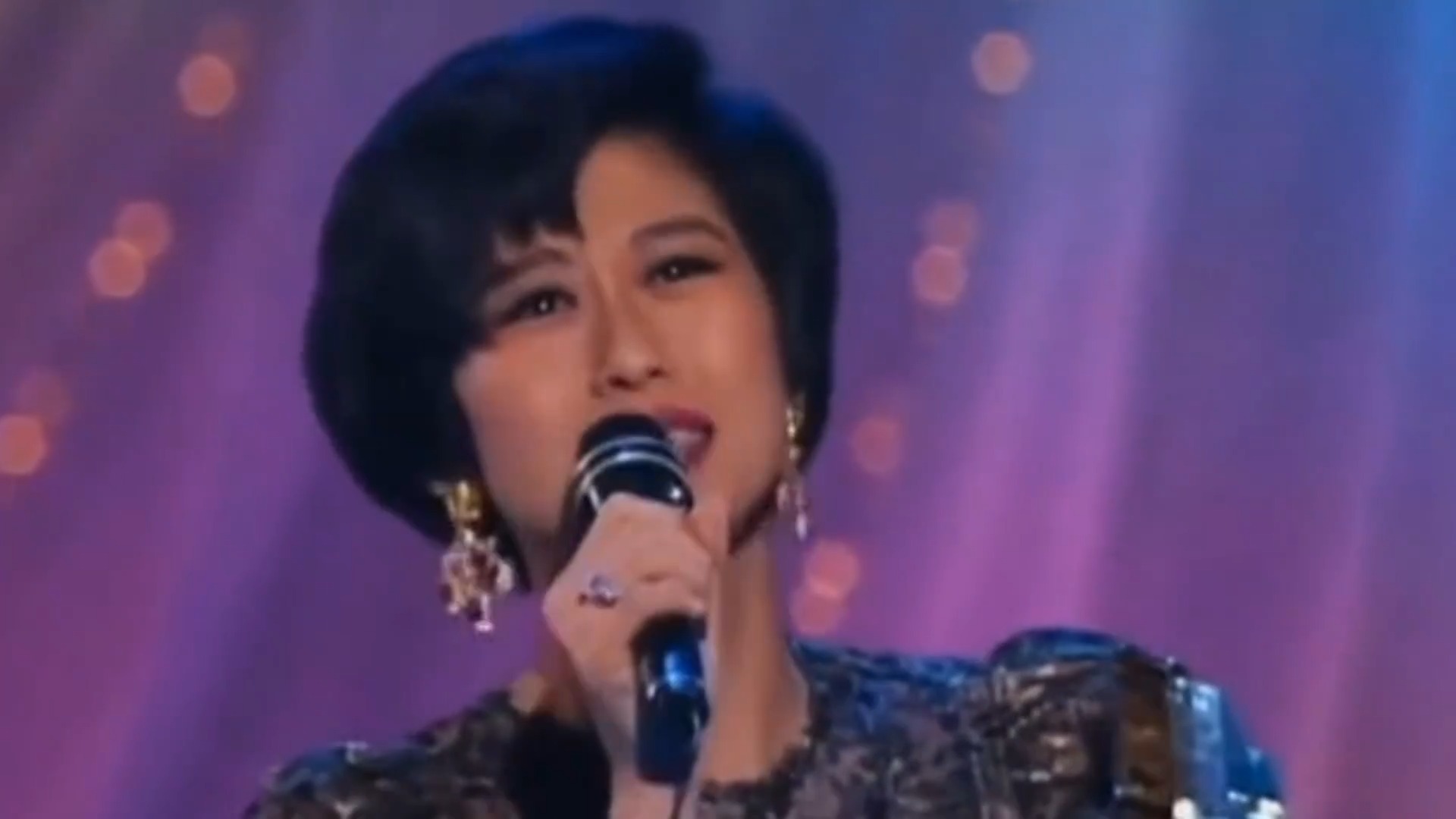 经典老歌欣赏《春风秋雨》叶倩文