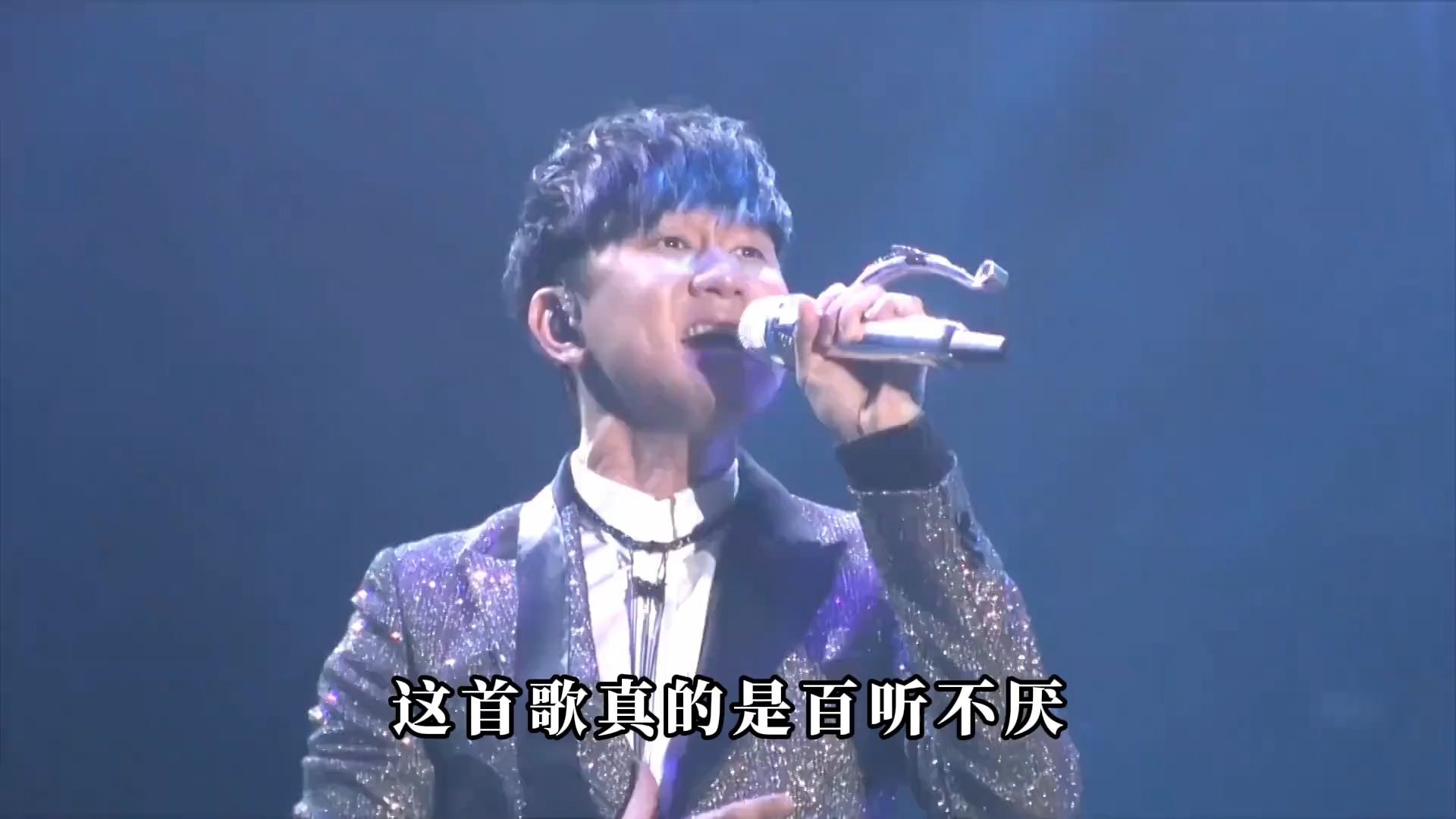 《起风了》一到毕业季就杀疯了，7个不同版本，谁唱出了你的青春