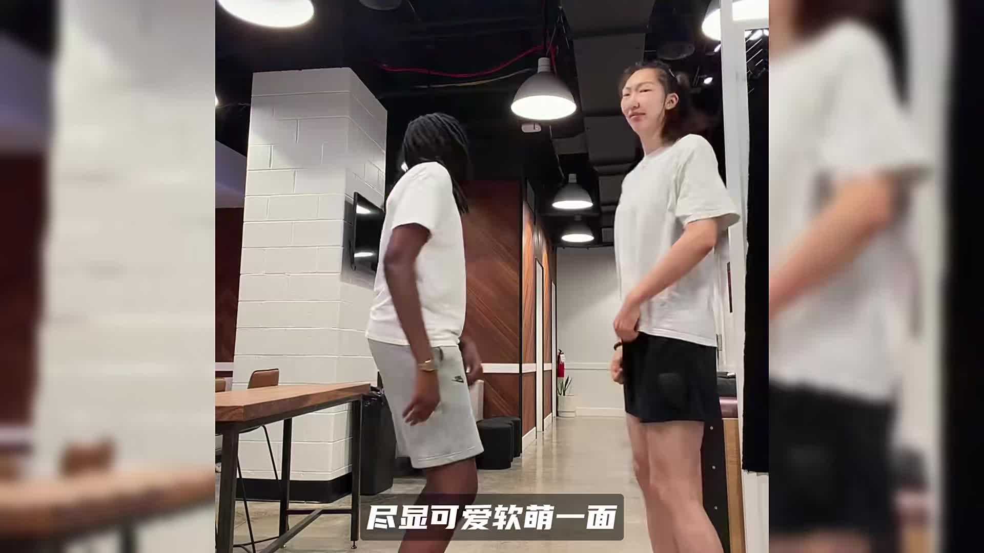 中国女版大魔王！韩旭拉上WNBA队友一起跳舞，尽显可爱软萌一面