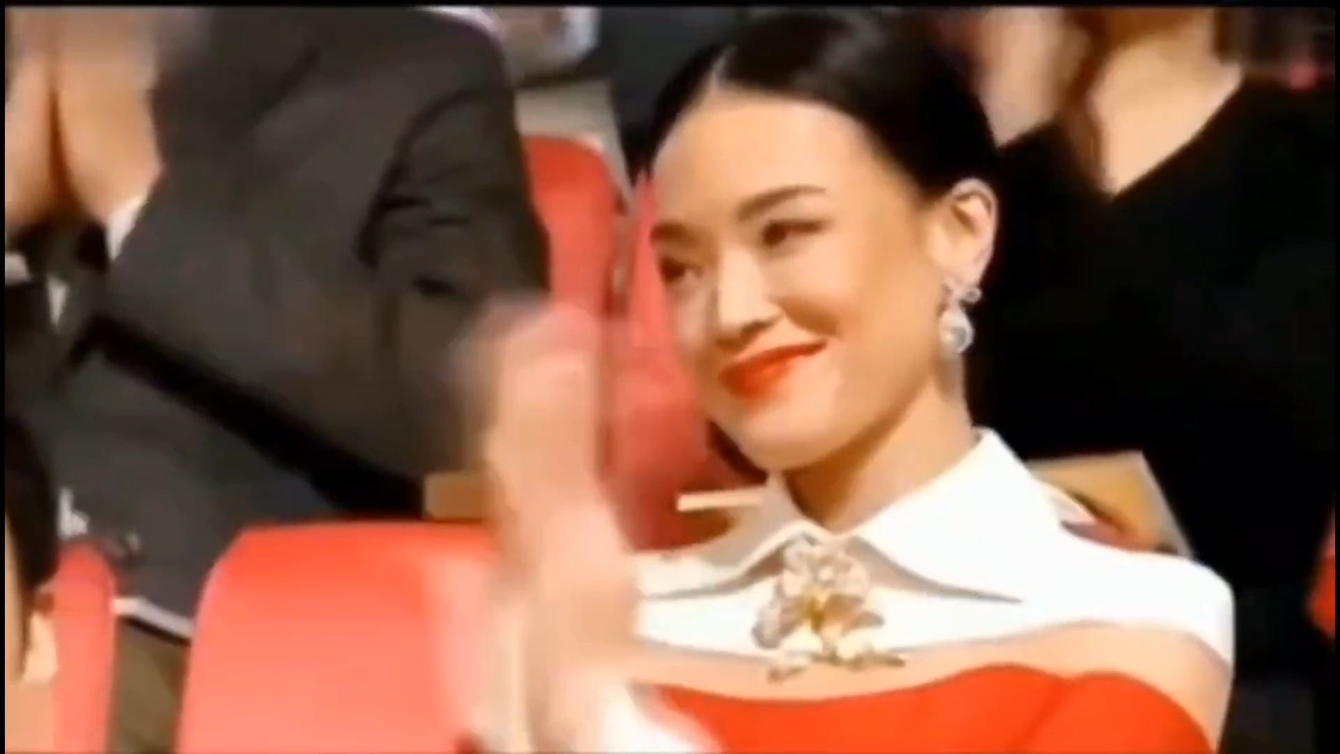 一直很火的情歌对唱《不爱不知道累》伤感催泪，句句扎心，超好听