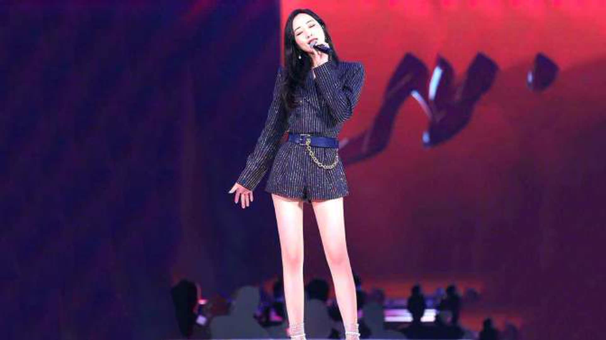 韩雪真是宝藏女孩！粤语演唱《处处吻》惊艳全场，这发音太标准了