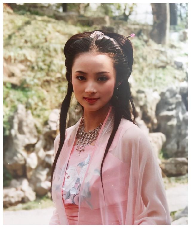 《西施》—— 蒋勤勤 主持人曹颖也爱演戏,在1997年《古吴春秋》中