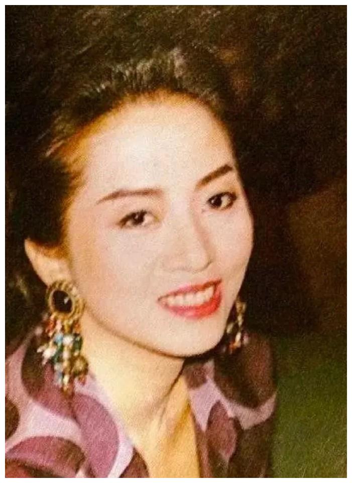 梅艳芳生命余晖下的悲情往事一别十七年世间再无女人花