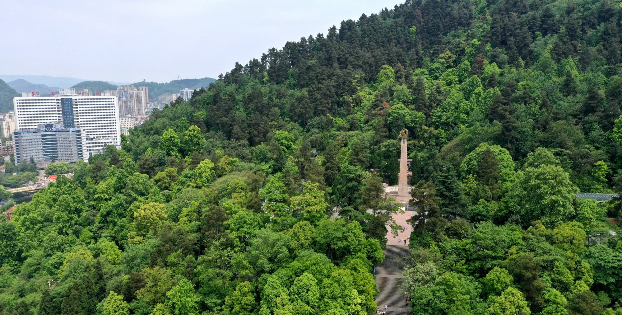 贵州遵义凤凰山公园,遵义会址旁的又一打卡地,森林茂密风景优美