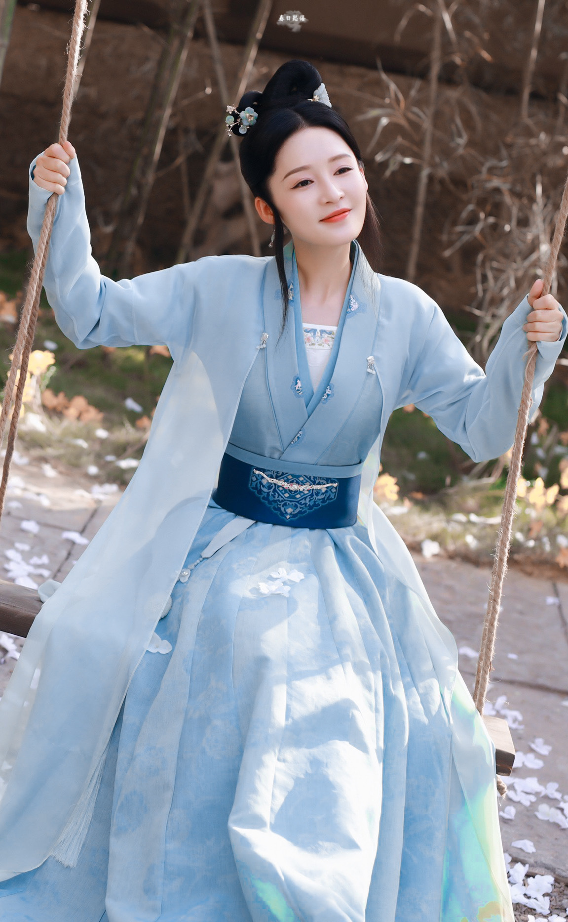 荡秋千|秋千|女明星_新浪新闻