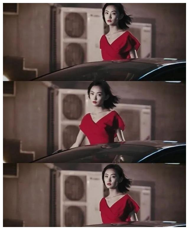 在刑侦剧《冷案》中,她挑战饰演双胞胎姐妹,其中一袭冷艳红裙的林慧
