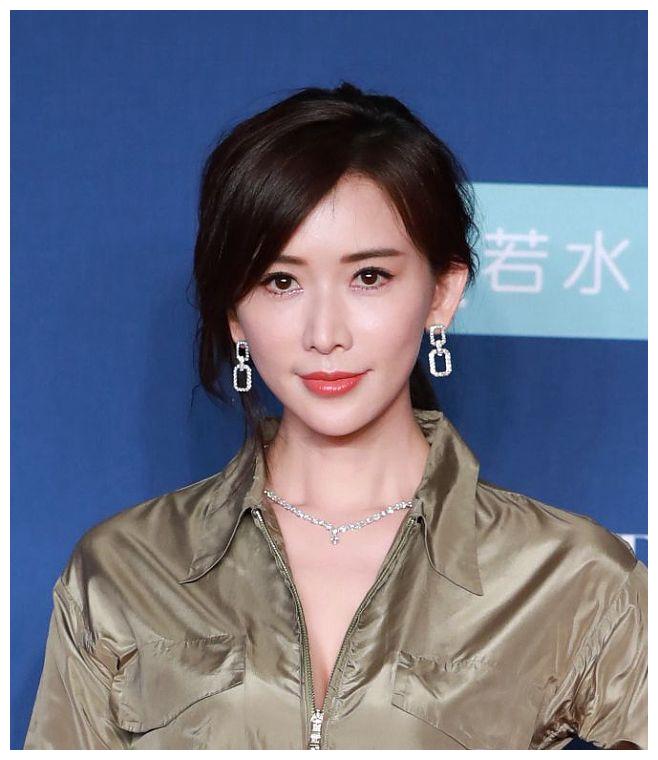 林志玲内八字刘海像日本人,婚后造型大变,状态大不如婚前