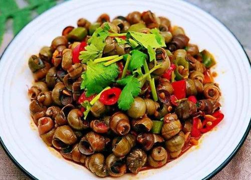 很多人不怎么吃螺蛳,这样做法不仅把营养给提取出来,还美味哦