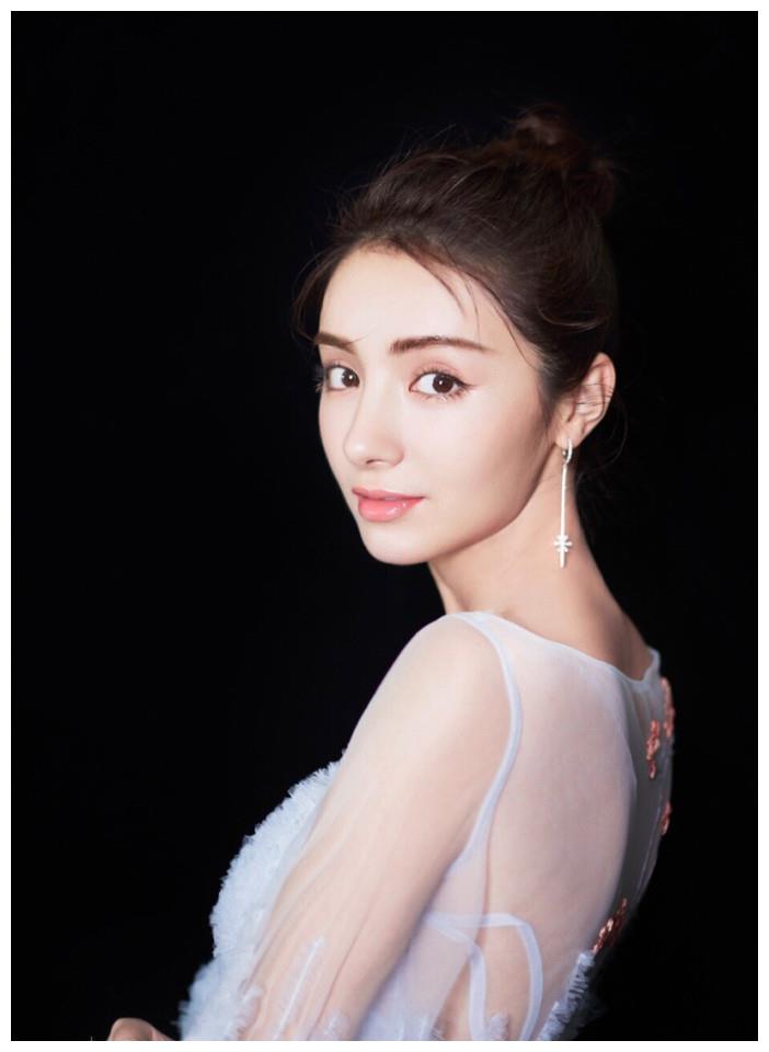 美女影视明星麦迪娜白色连衣裙唯美气质写真