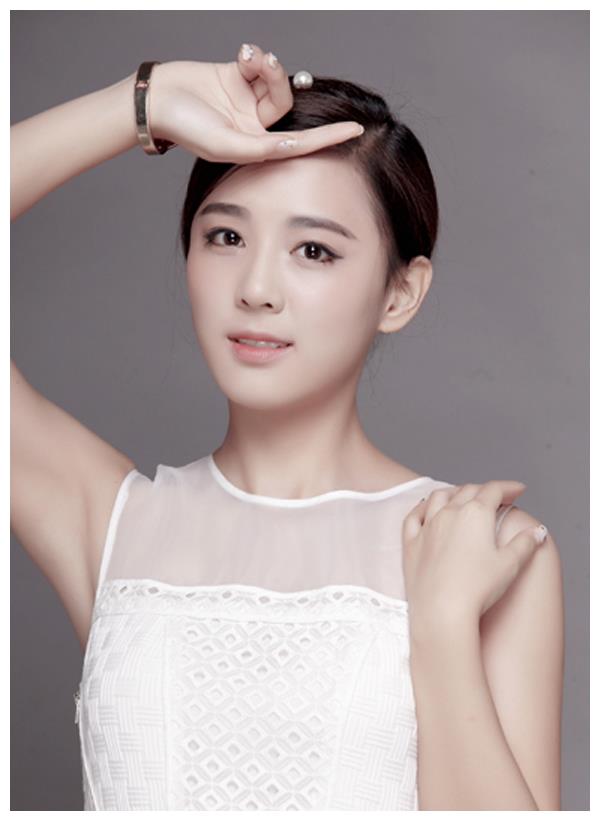 91年影视演员华娇,甜美可人,外貌清新自然