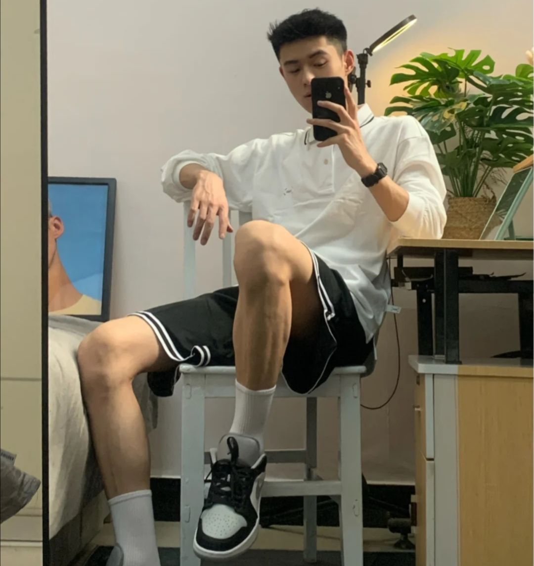 沈阳体育学院的小哥哥,这身材果然鲜美可口,夏天的味道真的很棒__财经