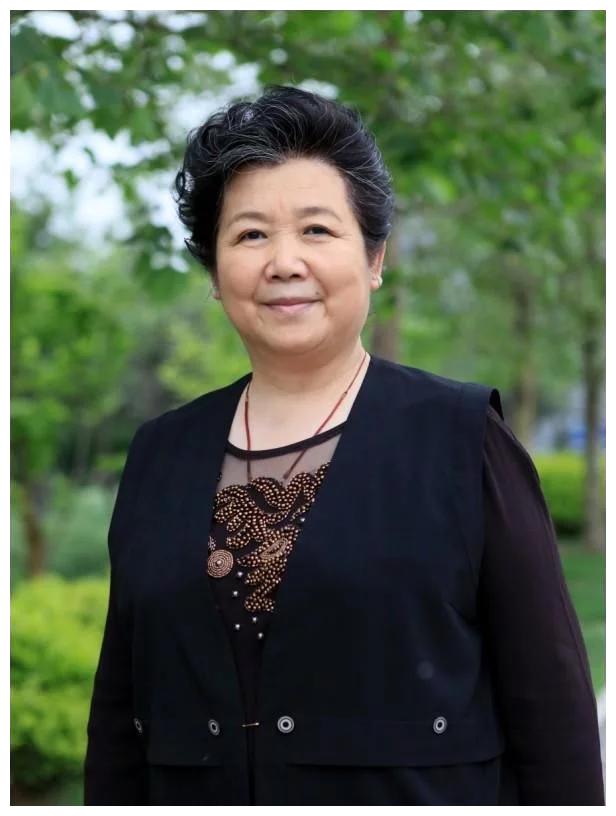 老演员李文玲与邹赫威:一个急脾气,一个慢性子,老是幸福地掐