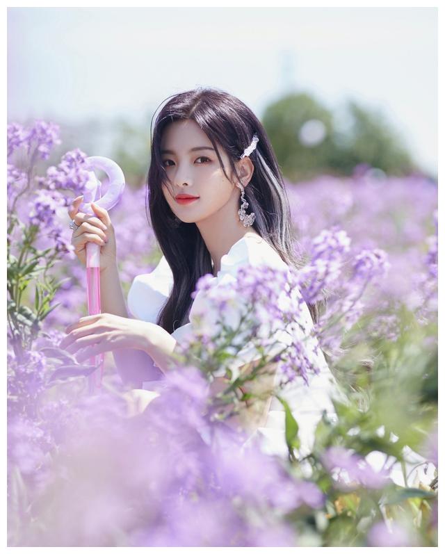 图片[5]-杨超越繁花大片，人比花艳，真是太美了!-沐风文化