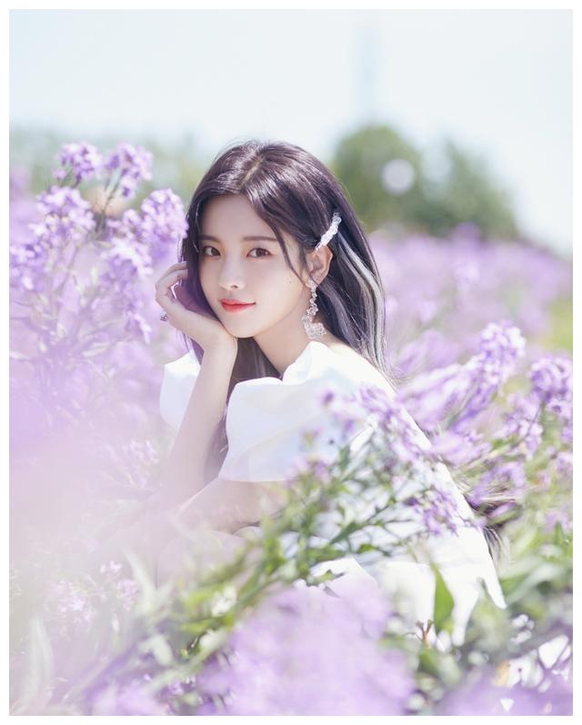 图片[1]-杨超越繁花大片，人比花艳，真是太美了!-沐风文化