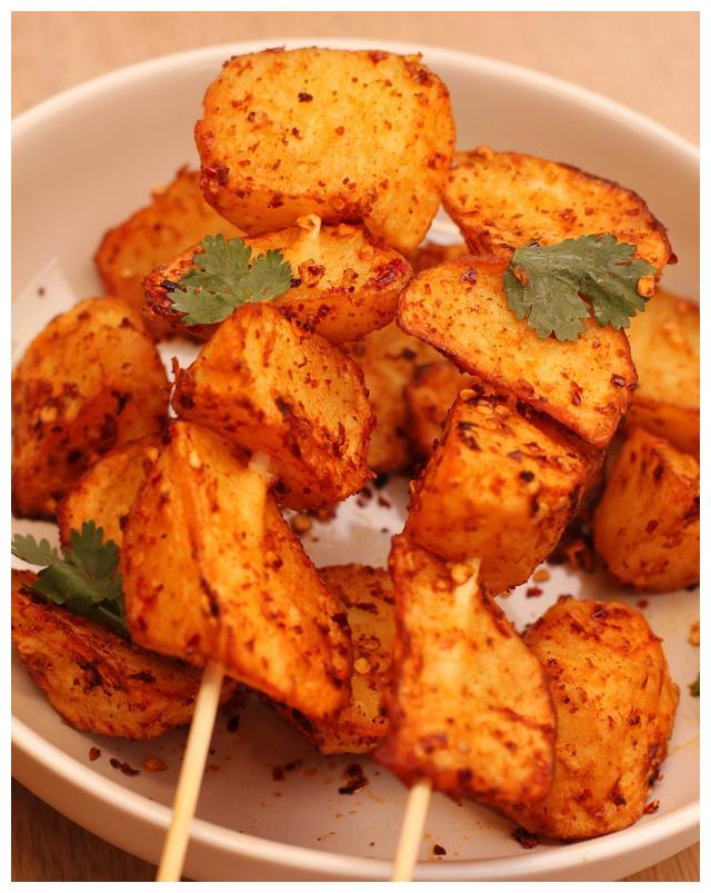 土豆的解压吃法炸土豆咸香脆糯