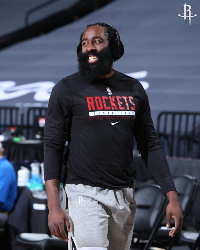 火箭披露的这组照片坐实哈登是真胖了 圈内人士直言他至少重10磅