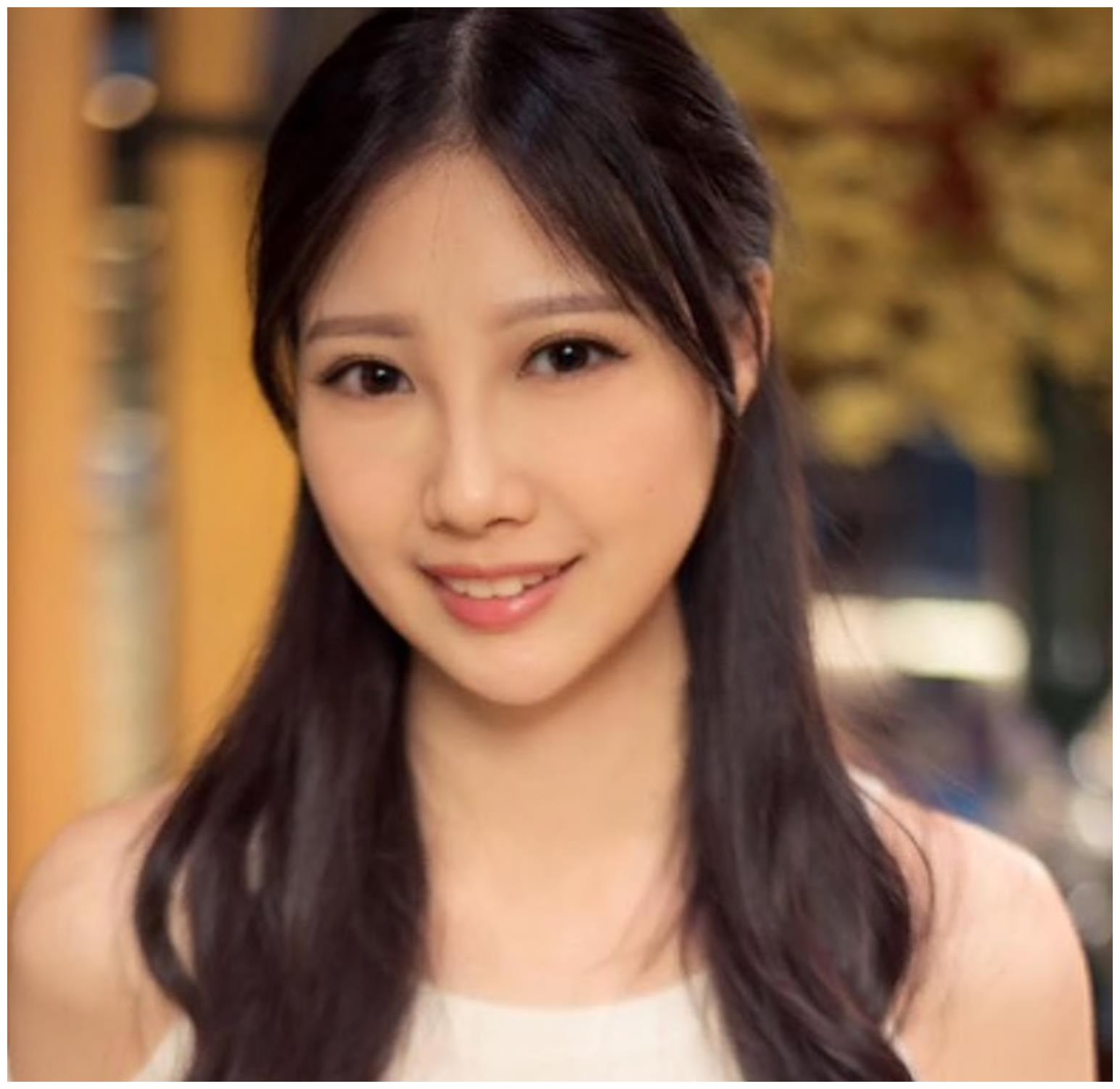 香港歌星李明蔚患罕见癌症,化电疗34次致嘴歪面瘫嗓失声__财经头条