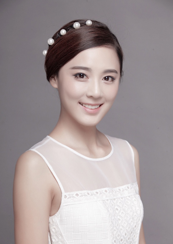 91年影视演员华娇,甜美可人,外貌清新自然