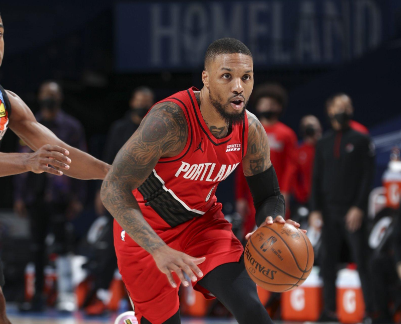 紧张刺激啊没有了麦科勒姆的开拓者队还能五连胜利拉德是超巨