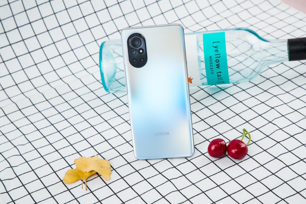 764mm轻薄曲面机身荣耀v40轻奢版钛空银图赏