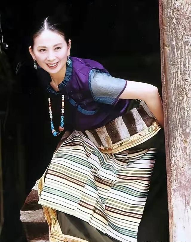 著名舞蹈家卓玛照片图片