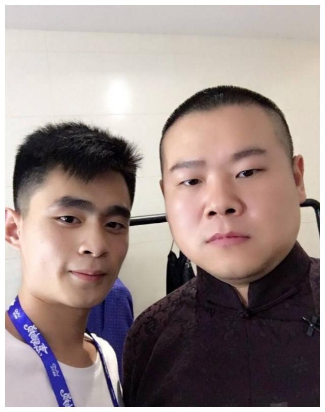 岳云鹏与助理再次搞笑对话,看看他们相爱相杀的爆笑日常!