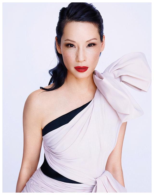 好莱坞华裔女星刘玉玲图片