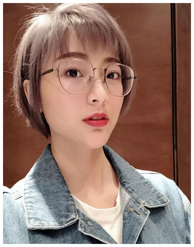 香港著名导演陈嘉上在脸书宣布结了婚，前年入纸去年添女休闲区蓝鸢梦想 - Www.slyday.coM