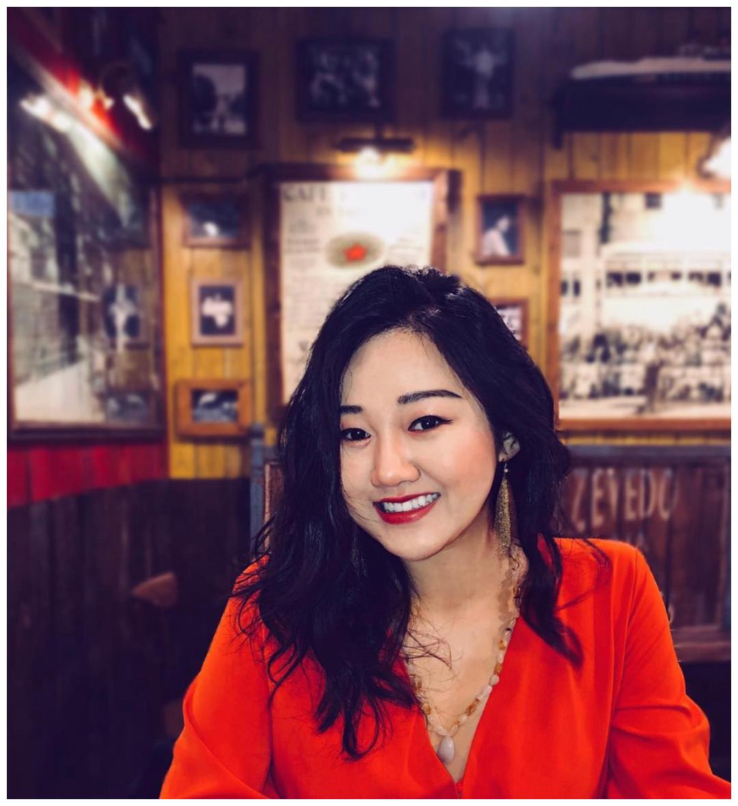 袁九儿不光学习很好,才艺方面也没有落下,琴棋书画