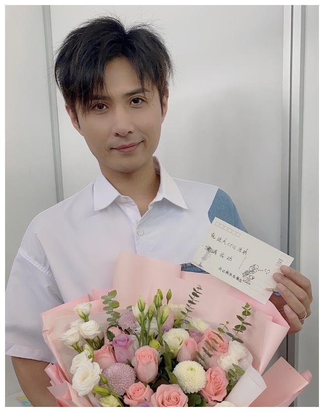 边江发文道歉,已删除对肖战生日祝福,曾为《陈情令》王一博配音