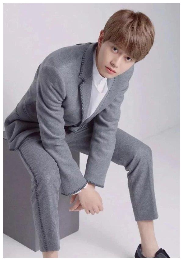 当172cm关晓彤遇到178cm任嘉伦到底是谁谎报了身高