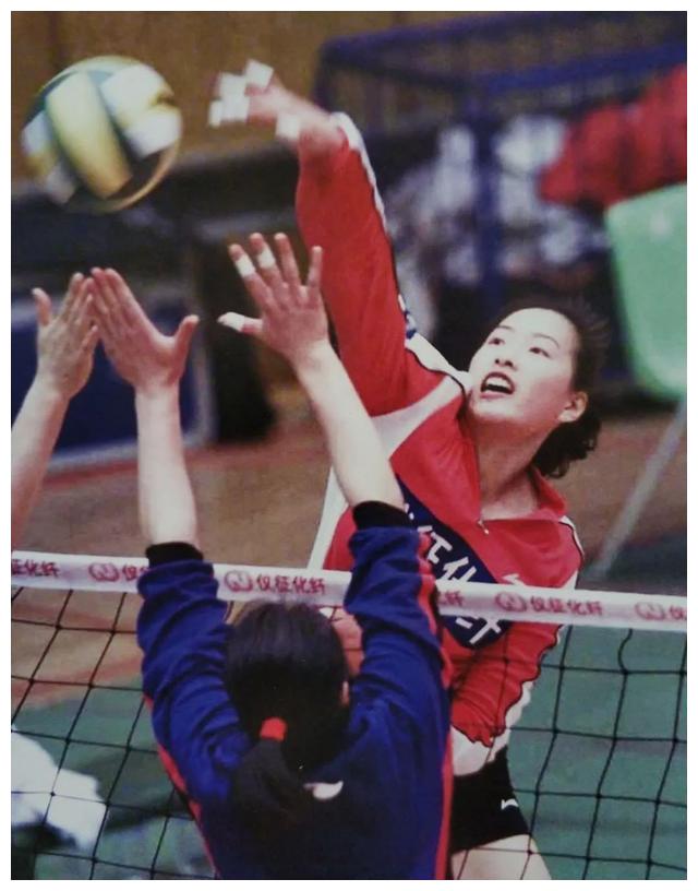 邱爱华在中国女排阵中犹如流星稍纵即逝但也留下了自己的光芒
