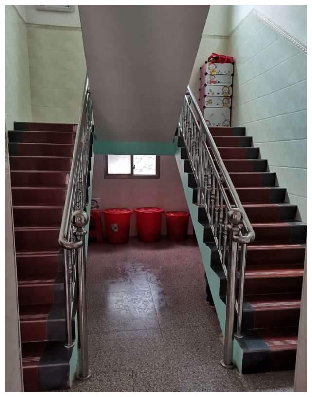 晒晒农村婆家的自建房，楼梯真是太特别了，你们肯定都没见过休闲区蓝鸢梦想 - Www.slyday.coM