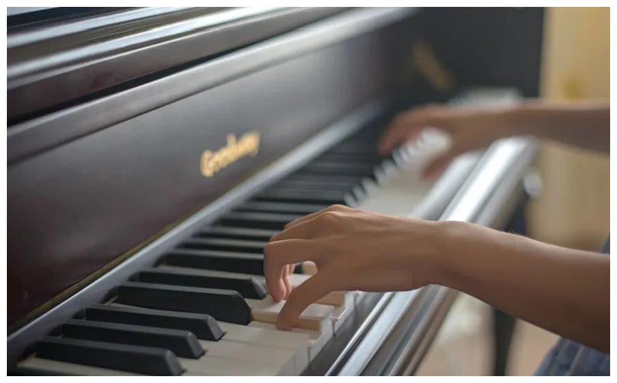 孩子练琴时手腕,手臂酸疼?解决办法在这里