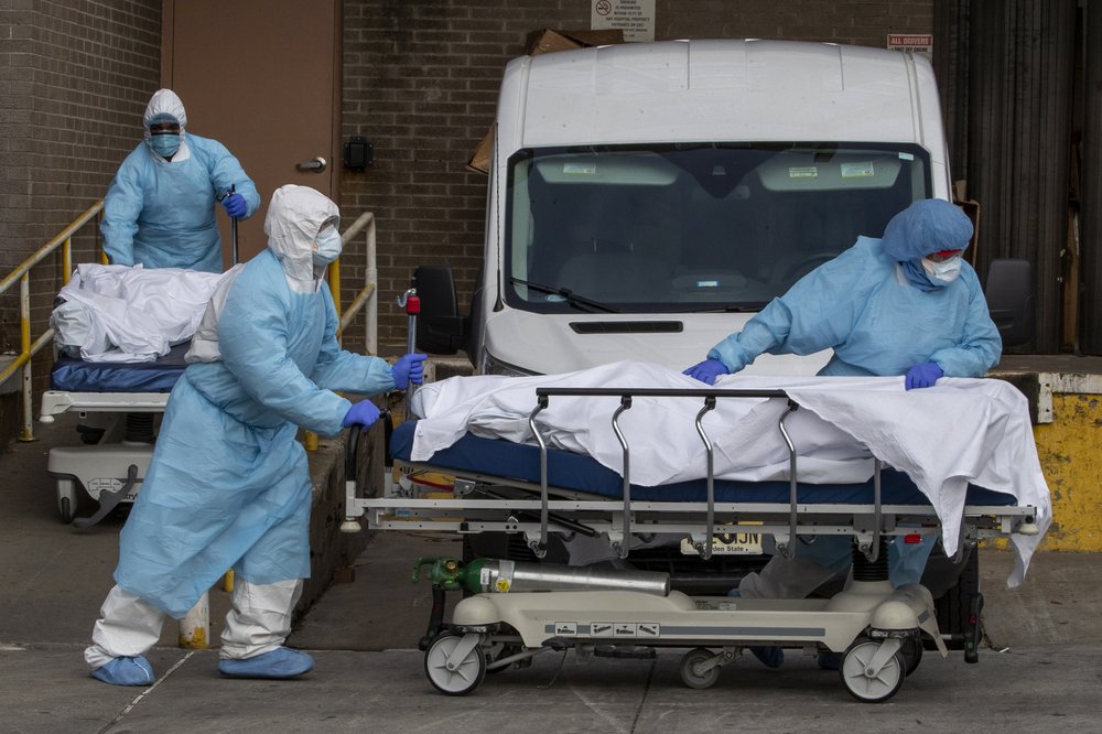 美国新增1169个死亡病例,成为全球单日死亡人数最多的国家|新冠肺炎
