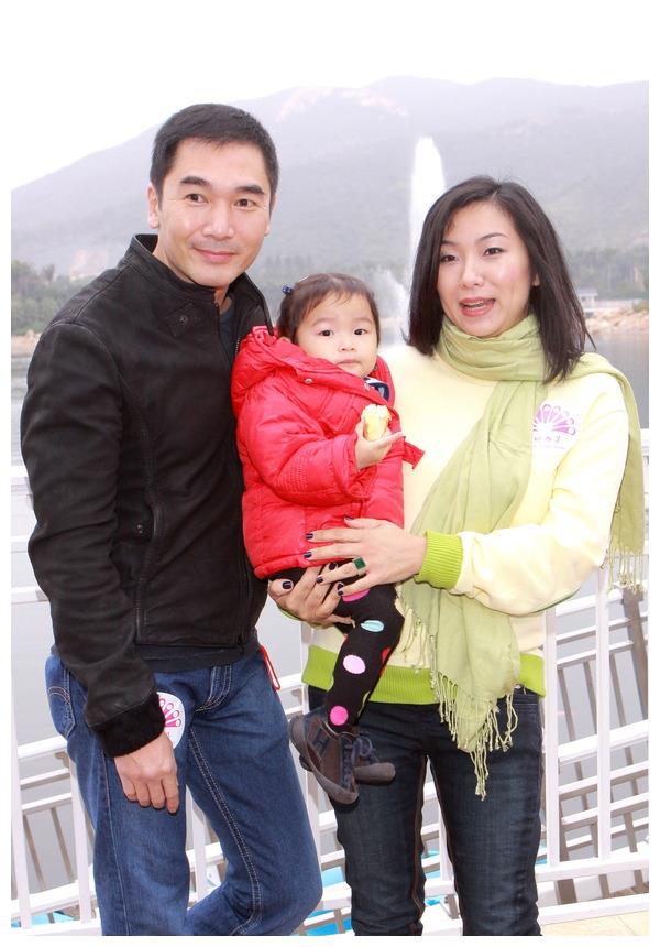 嫁给大帅哥是人人羡慕的事,想不到莫可欣却感觉"受够了",真是家家有本
