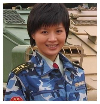 43岁演员程愫,与前夫傅程鹏结婚20年被抛弃,现在独自抚养儿子