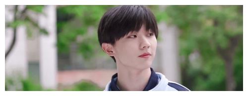 疑似时代峰峻工作人员打人,马嘉祺在一旁让助理劝架,细节见人品休闲区蓝鸢梦想 - Www.slyday.coM 疑似时代峰峻工作人员打人,马嘉祺在一旁让助理劝架,细节见人品休闲区蓝鸢梦想 - Www.slyday.coM